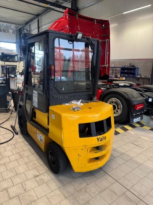 YALE 3tn Diesel cabinada